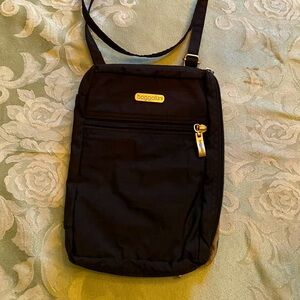 Baggallini - Travel Ready Convertible Belt & Crossbody small bag - classic black